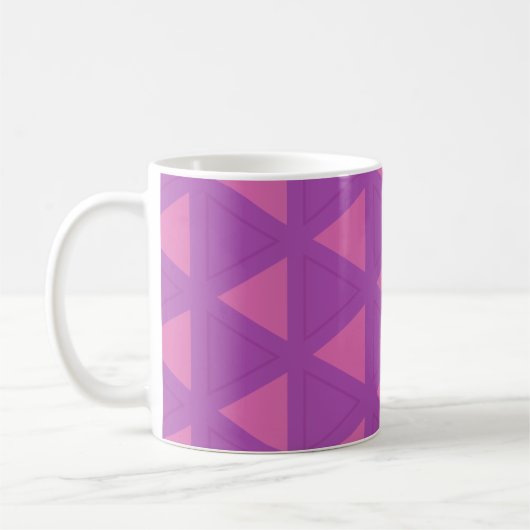 Modernes Lila Dreieck-Muster Kaffeetasse (Links)