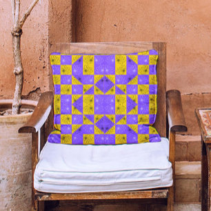 Modernes, lila-gelbes Karton-Muster Kissen
