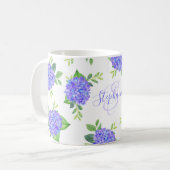 Modernes Lila Hydrangea-Monogramm Kaffeetasse (Vorderseite Links)