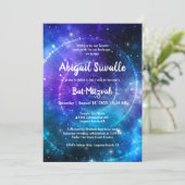 Modernes Lila Wasserfarben Galaxy Bat Mitzvah Einladung (Stehend Vorderseite)