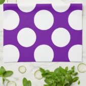 Modernes lila weißes Polka-Punkt-Muster Geschirrtuch (Gefaltet)