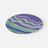 Modernes Lila Wellenmuster Pappteller (Schrägansicht)