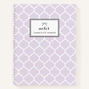 Modernes Lilac Quatrefolienmuster Personalisiert Notizblock