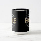Modernes Loch in einem Schwarz und Gold Zweifarbige Tasse (Mittel)