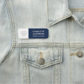 Modernes Logo für Mitarbeiter Navy Blue White Namensschild (Beispiel)