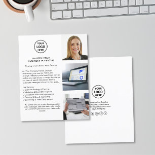 Modernes Logo Minimalist Weiß Berater Geschäft Flyer