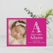Modernes Magenta Monogram Birth Stats Foto Ankündigung (Stehend Vorderseite)