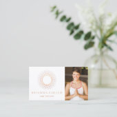 Modernes Mandala Circle Logo-Foto für Yoga Instruc Visitenkarte (Stehend Vorderseite)