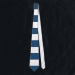 Modernes Marine-Blau-weißes Streifen-Muster Krawatte<br><div class="desc">Modernes Marineblau- und weißesstreifenmuster. Entwerfen Sie durch GraphicsByMimi ©, das Trendy ist, nautisch, Mod, preppy, mutiges, gestreiftes Muster mit breiten horizontalen Streifen entwerfen Sie kann verlassen wie ist oder verwendet als Schablonenhintergrund, um Ihren eigenen einzigartigen ein-von-ein-netten Streifenmusterentwurf zu schaffen, indem Sie das redigierenmenü vorwählen und Ihren eigenen Text, Ihr eigenes...</div>