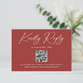 Modernes Marroon Wedding RSVP Begleitkarte (Stehend Vorderseite)