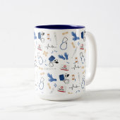 Modernes medizinisches Krankenpflegemuster Zweifarbige Tasse (VorderseiteRechts)