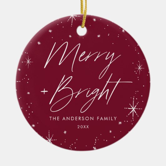 Modernes Merry-and-Bright-Script Cranberry-Foto Keramik Ornament (Vorne)