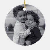 Modernes Merry & Bright Red Christmas Holiday Foto Keramik Ornament (Hinten)