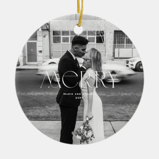 Modernes Merry Holiday Design Keramik Ornament (Vorne)