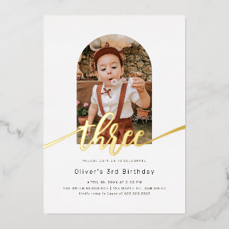 Modernes Minimal Arch Foto 3. Geburtstag Folieneinladung