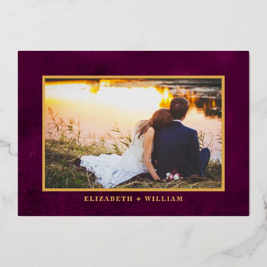 Modernes Minimal Burgundy Gold Foto Save the Date Folieneinladung (Rückseite)