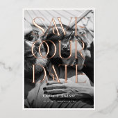 Modernes Minimal Editorial Style Foto Save the Dat Folieneinladung (Vorderseite)
