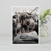 Modernes Minimal Editorial Style Foto Save the Dat Folieneinladung (Stehend vorne)