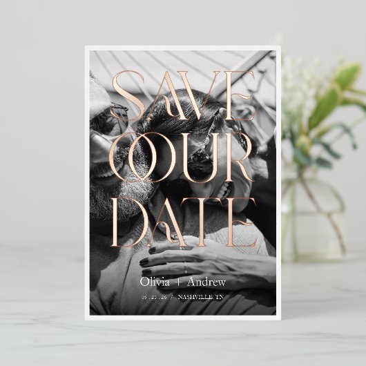 Modernes Minimal Editorial Style Foto Save the Dat Folieneinladung (Stehend vorne)