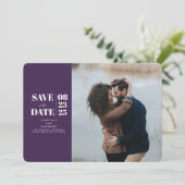 Modernes Minimal-Eggplant Lila Save the Date Foto (Stehend Vorderseite)