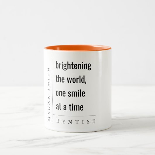 Modernes Minimal einfaches, feines Dentist-Geschen Zweifarbige Tasse (Mittel)