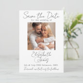 Modernes Minimal Elegantes Script Weiß Grau Hinzuf Save The Date (Stehend Vorderseite)