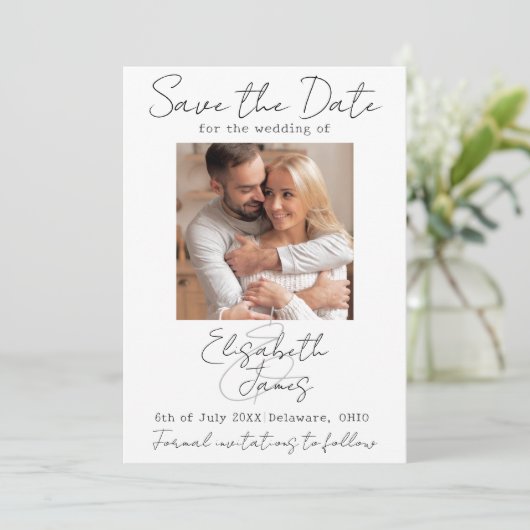 Modernes Minimal Elegantes Script Weiß Grau Hinzuf Save The Date (Stehend Vorderseite)