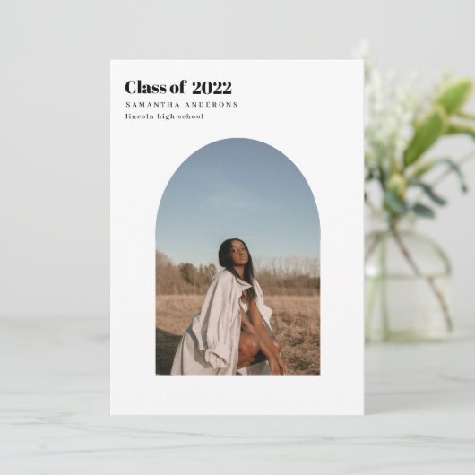 Modernes Minimal-Foto-Arch-Graduate Einladung (Stehend Vorderseite)