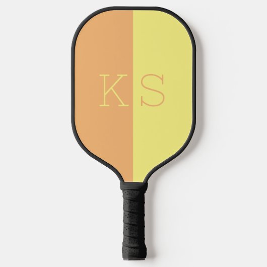 Modernes Minimal-Gelb-Orange-Monogramm Pickleball Schläger (Vorderseite)