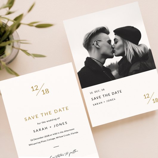 Modernes Minimal Gold Monogram Foto Save the Date Einladung