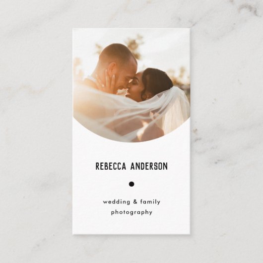 Modernes Minimal-Hochzeitfotograf-Rundfunk-Foto Visitenkarte (Vorderseite)