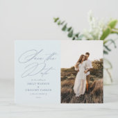 Modernes Minimal-Kalligrafie-Hochzeitssemble-Foto Save The Date (Stehend Vorderseite)