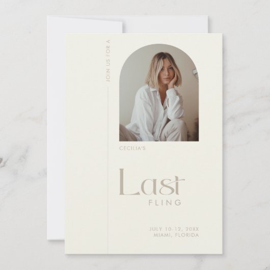 Modernes Minimal "Last Fling" Bachelorette Foto Einladung (Vorderseite)