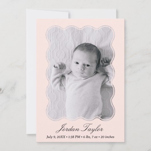 Modernes Minimal Light Pink Neugeborenes Geburt Ankündigung (Vorderseite)