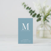 Modernes Minimal-Monogramm blau vertikal Visitenkarte (Stehend Vorderseite)