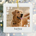 Modernes Minimal-Paw-Foto Keramikornament<br><div class="desc">Moderne Minimal Paw Prints Pet Hunde Foto Keramik Ornament zeigt das Foto Ihres Haustieres,  betont durch eine Sprinklerei von Pfoten Drucke.</div>