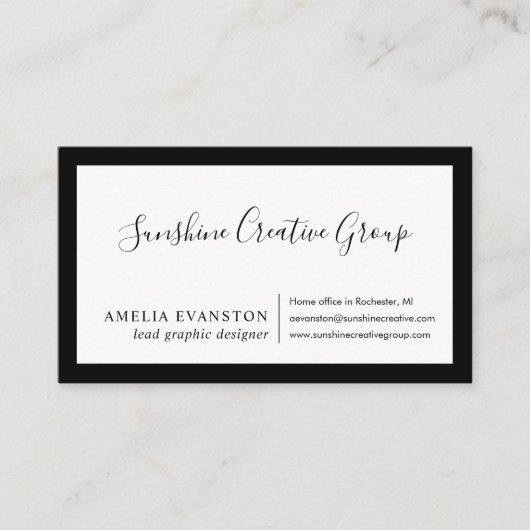 Modernes Minimal Schwarz und Weiß Visitenkarte (Vorderseite)