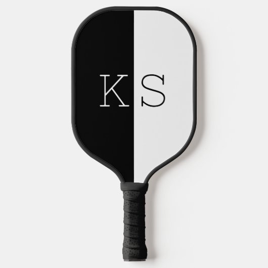 Modernes Minimal Schwarz/Weiß Monogramm Pickleball Schläger (Vorderseite)