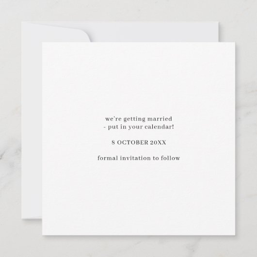 Modernes Minimal-Script-Foto Rette unser Datum Einladung (Rückseite)