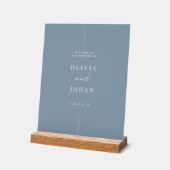 Modernes Minimal Wedding Dusty Blue Willkommen Acrylschild (Winkel)