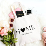 Modernes Minimal-Zuhause-Personalisiertes Geschenk Tragetasche<br><div class="desc">Herzlich willkommen in unserer modernen Minimal Zuhause Family Kollektion auf Zazzle - das ideale Ziel für personalisierte Geschenke,  die Ihre Zuhause erheben und Familienbande feiern. Unsere sorgfältig ausgewählte Produktpalette verbindet zeitgenössisches Design mit der Wärme der Familie und schafft so eine einzigartige und stilvolle Touch für Ihre Lebensräume.</div>