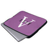Modernes minimales Lila Initial + Name Monogramm Laptopschutzhülle (Vorne Knopf)