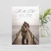 Modernes, minimales Script-Foto für Hochzeiten spe Einladung (Stehend Vorderseite)