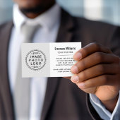 Modernes, minimales und hellgraues Logo Visitenkarte