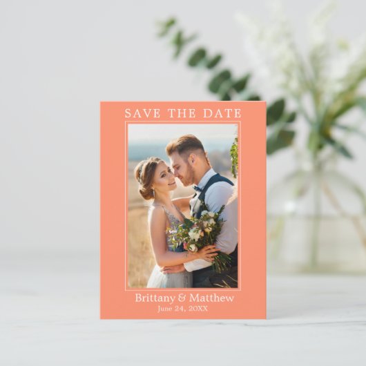 Modernes Minimalistisch Coral Save the Date Postkarte (Stehend Vorderseite)