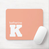 Modernes Minimalistisch Lachs-rosa Monogramm Mousepad (Mit Mouse)