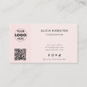 Modernes Minimalistisch | QR-Code und Logo | Rosa Visitenkarte (Vorderseite)