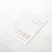 Modernes Minimalistisch | Rose Gold Lässig Hochzei Folieneinladung (Gedreht)