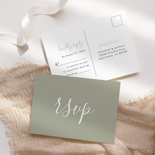 Modernes Minimalistisch Sage Green Wedding RSVP Postkarte