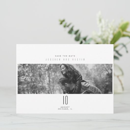 Modernes Minimalistisch Schwarz/Weiß Save the Date (Stehend Vorderseite)